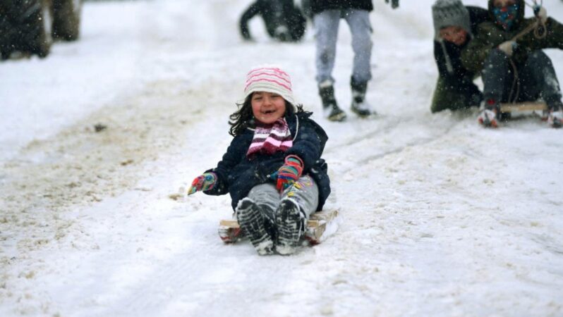 Eğitime kar engeli: İşte okulların tatil edildiği il ve ilçeler