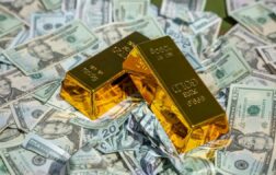 Altın kritik eşiğe dayandı: Güvenli liman talebi zirveye taşıyaca