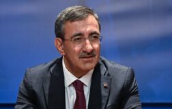 Cevdet Yılmaz: İşsizlik 33 aydır tek hanelerde, istihdam güçleniy