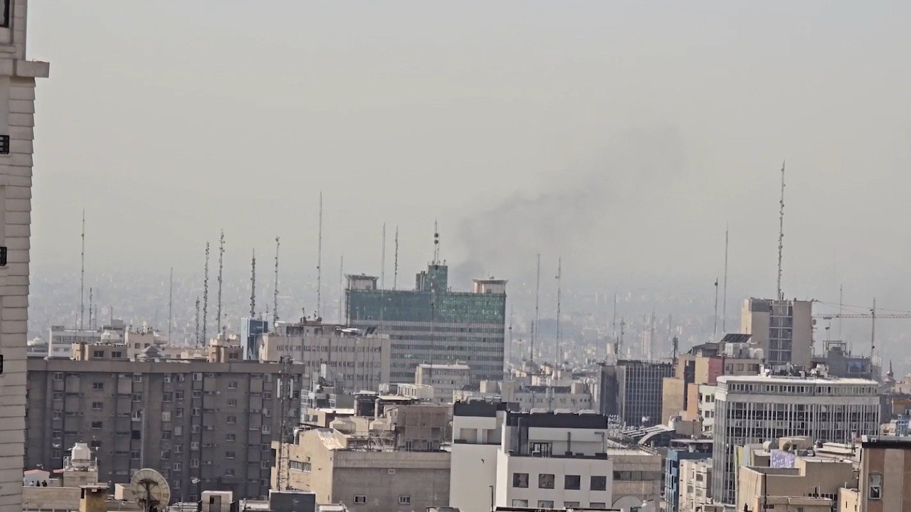 İsrail, İran’a saldırı başlattı: Bölgeden ilk görüntüler geldi