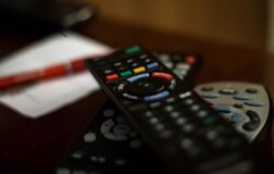 1 MART 2026 PAZAR YAYIN AKIŞI: Bu akşam hangi diziler var?