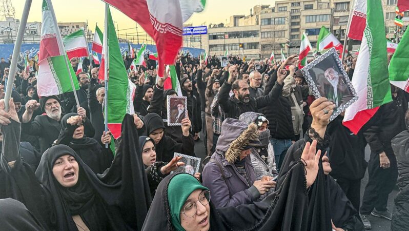 İran: Hamaney’in öldürülmesi cezasız kalmayacak