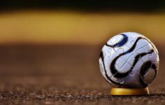 Katar’da ligler süresiz ertelendi