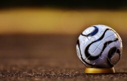 Katar’da ligler süresiz ertelendi